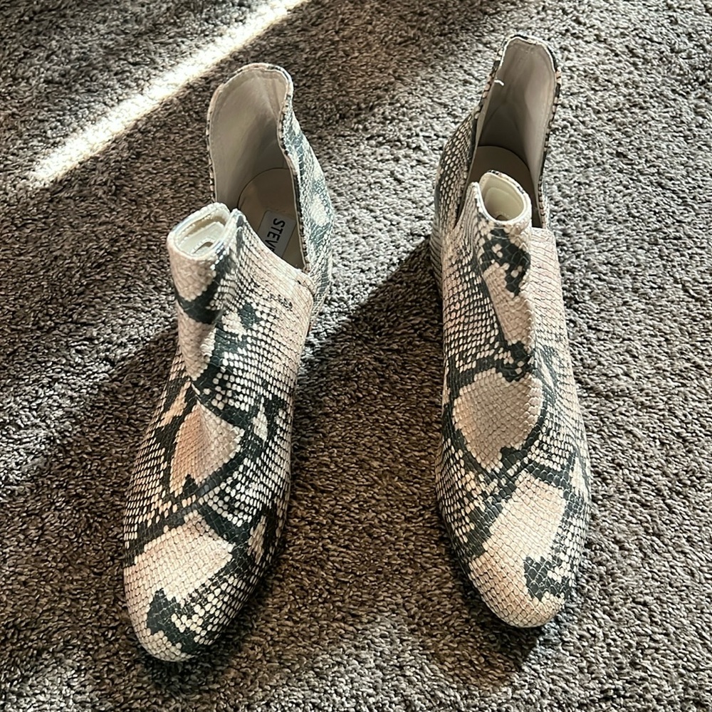 Steve Madden low heel booties